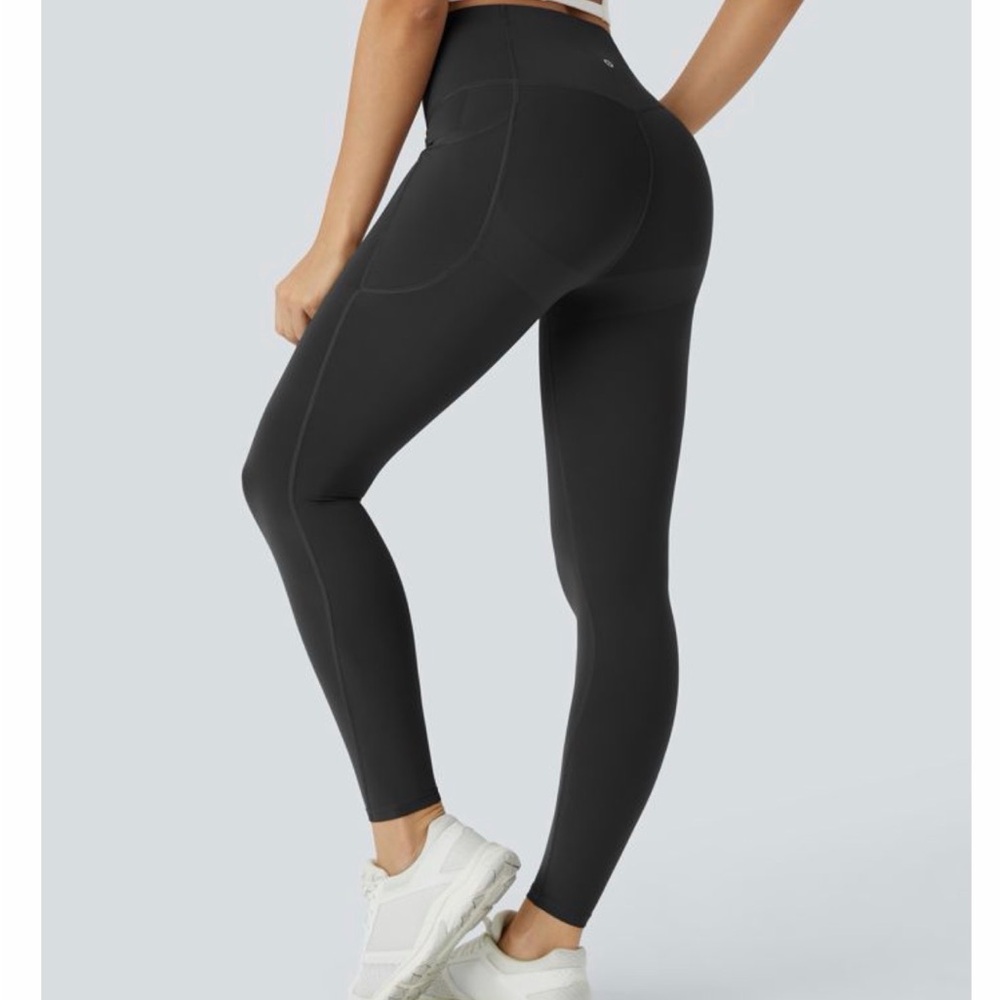 Black Halara UltraSculpt leggings
